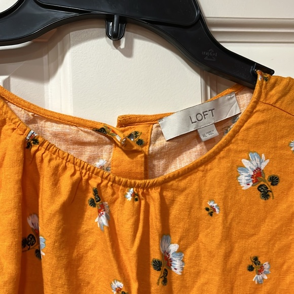 Loft Top with Back Buttons - Picture 2 of 4